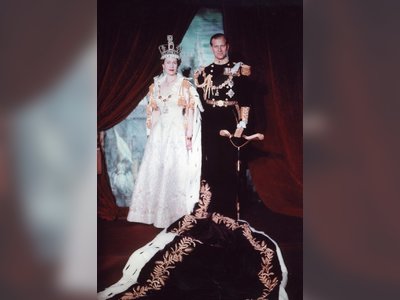 Norman Hartnell  - Dressmaker to the Queen - britishheritage.org